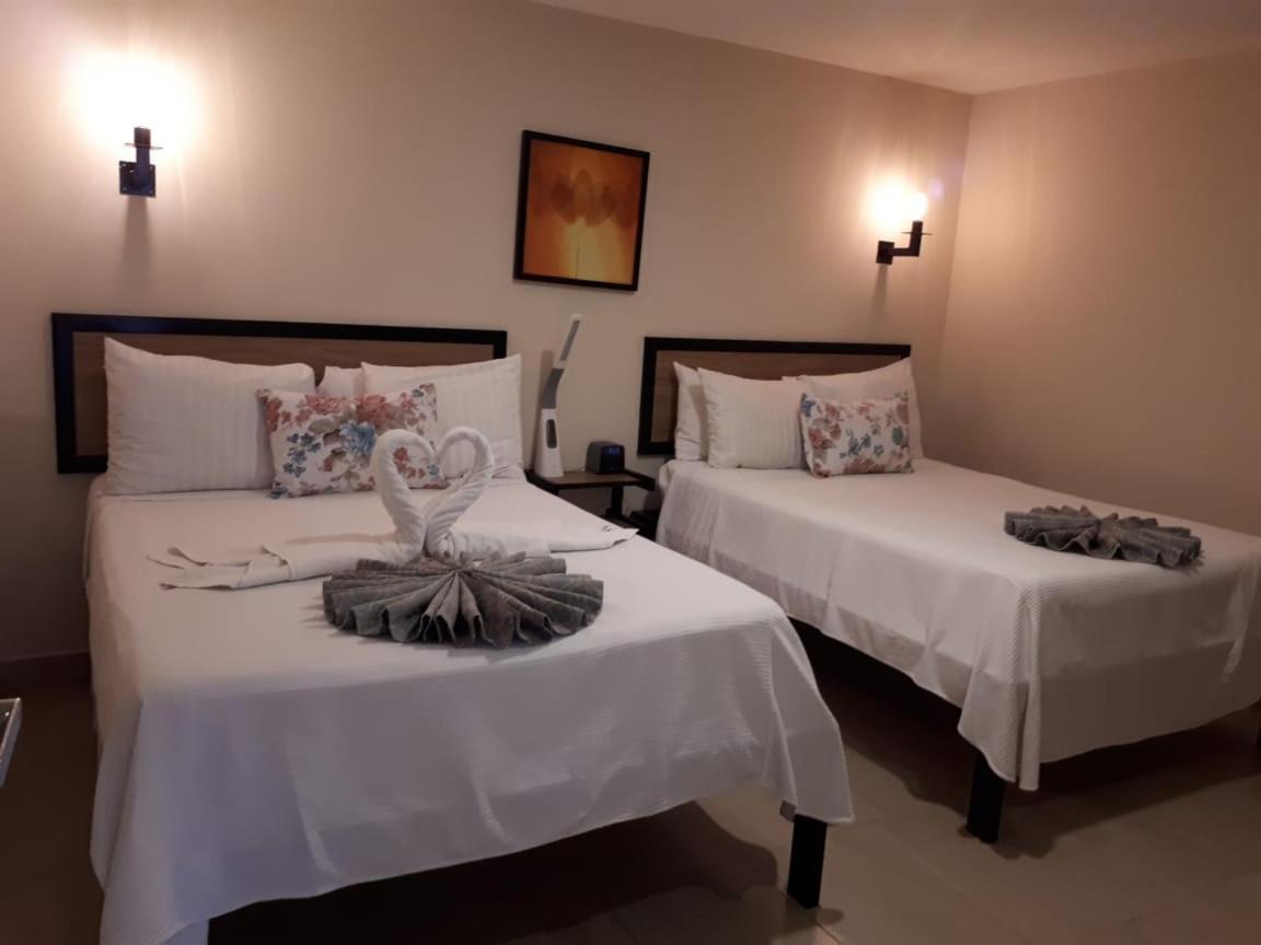 Brisas 10 Beachside Suites Κανκούν Εξωτερικό φωτογραφία