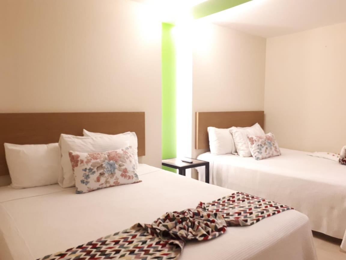 Brisas 10 Beachside Suites Κανκούν Εξωτερικό φωτογραφία