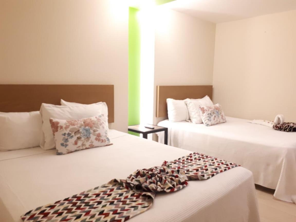 Brisas 10 Beachside Suites Κανκούν Εξωτερικό φωτογραφία