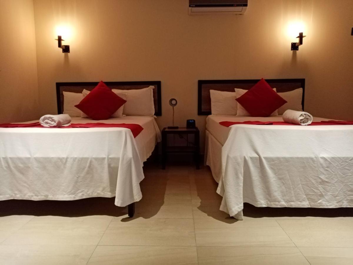 Brisas 10 Beachside Suites Κανκούν Εξωτερικό φωτογραφία