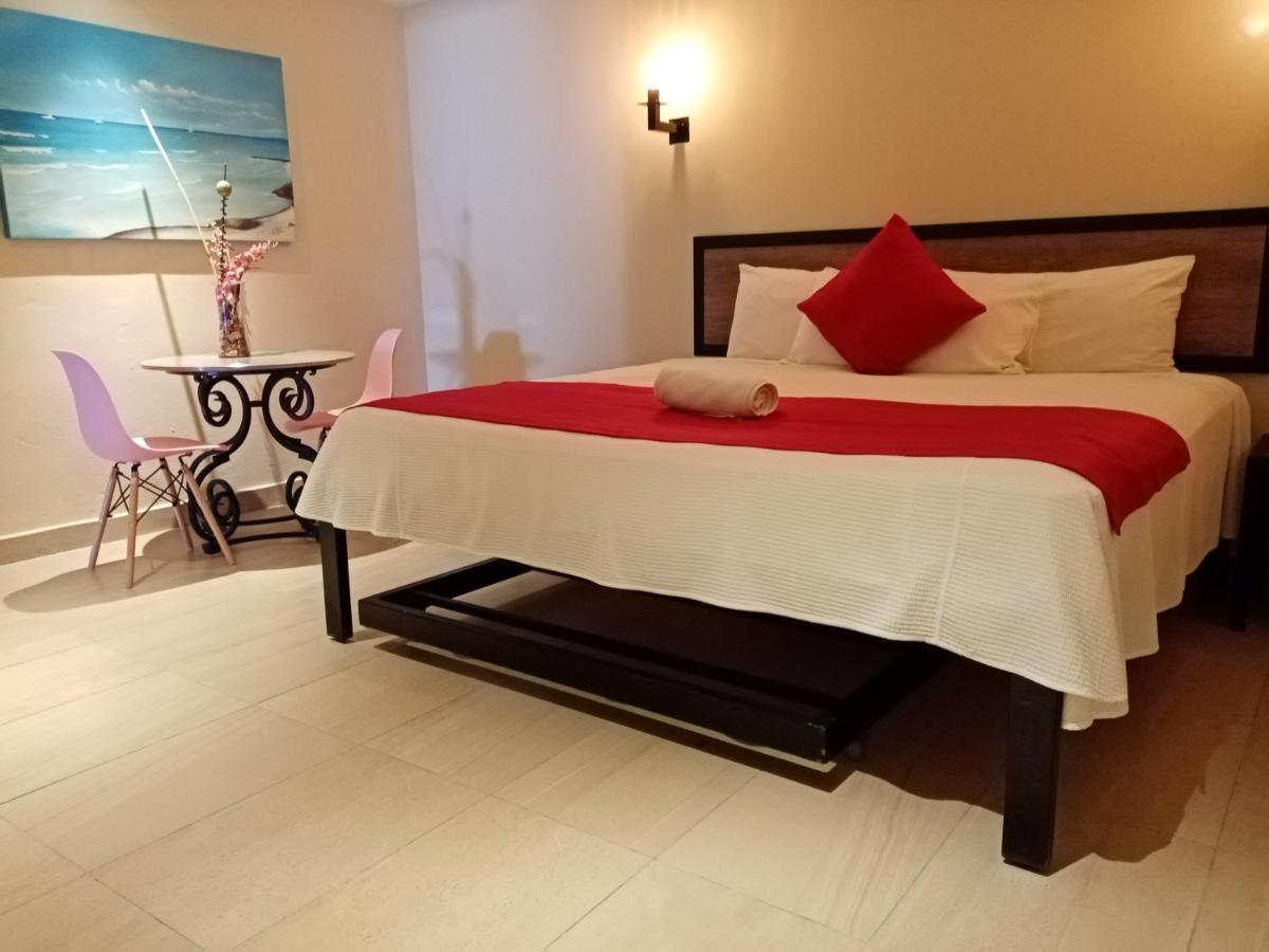 Brisas 10 Beachside Suites Κανκούν Εξωτερικό φωτογραφία