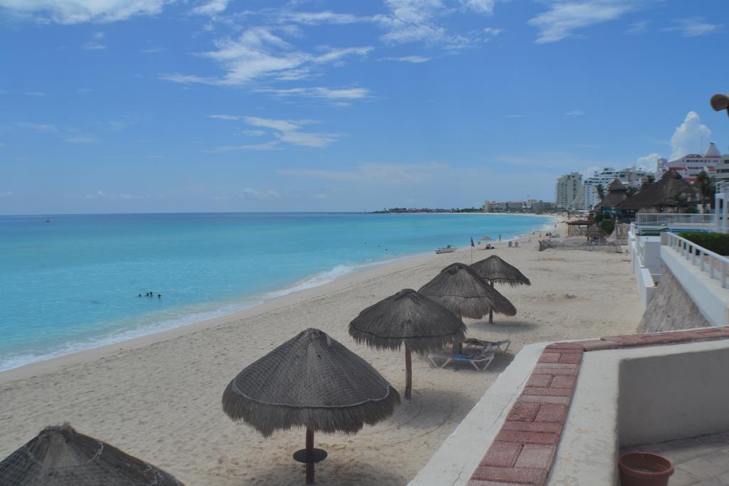 Brisas 10 Beachside Suites Κανκούν Εξωτερικό φωτογραφία