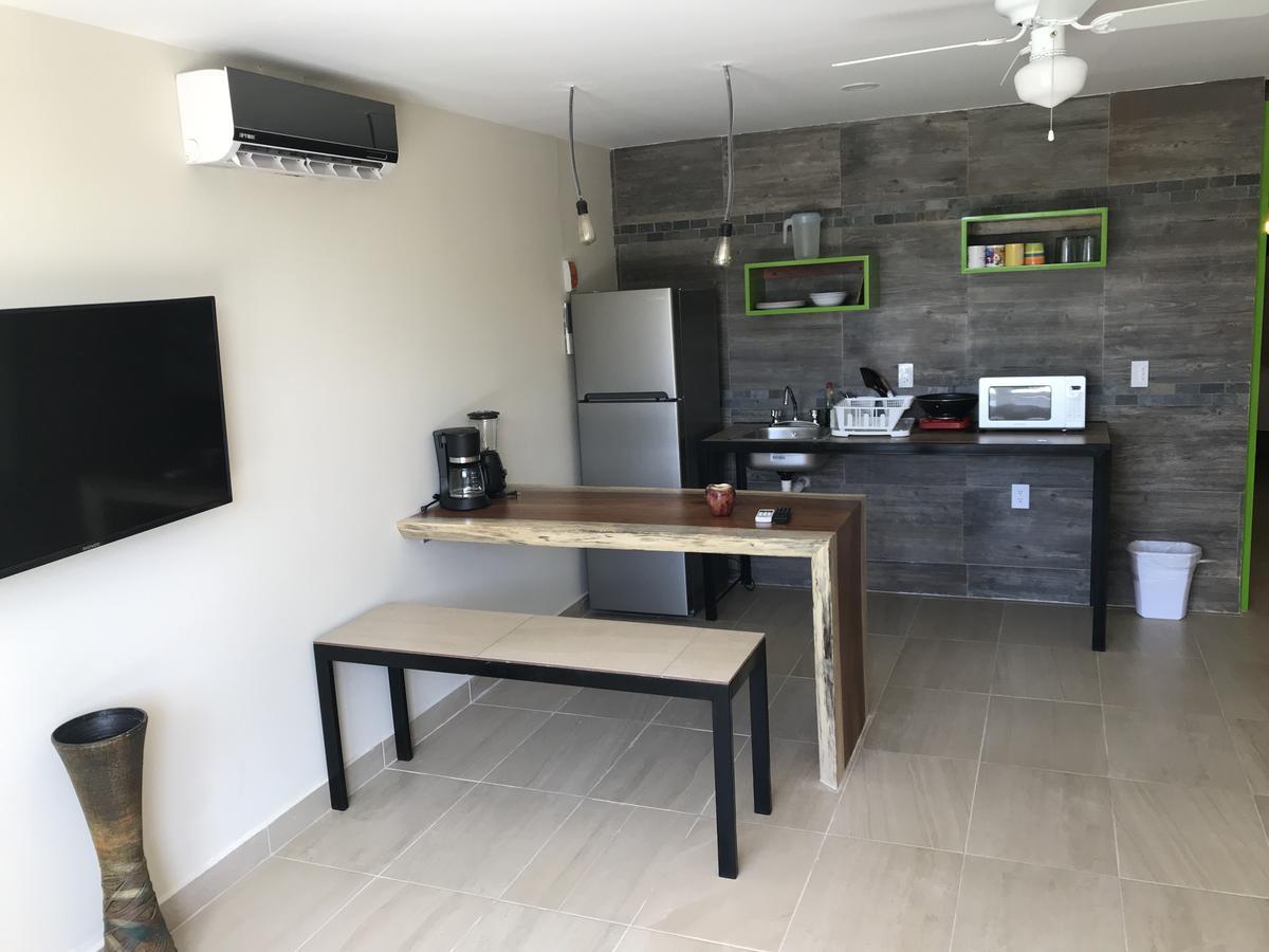 Brisas 10 Beachside Suites Κανκούν Εξωτερικό φωτογραφία