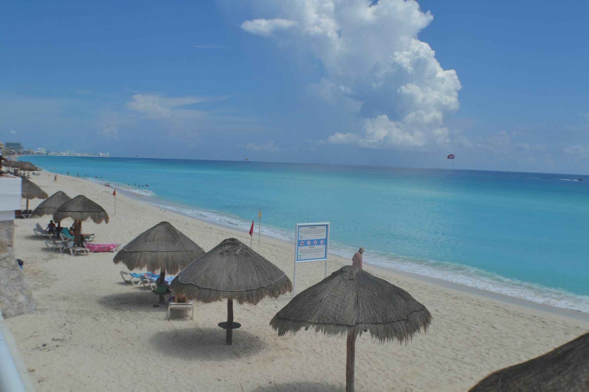 Brisas 10 Beachside Suites Κανκούν Εξωτερικό φωτογραφία