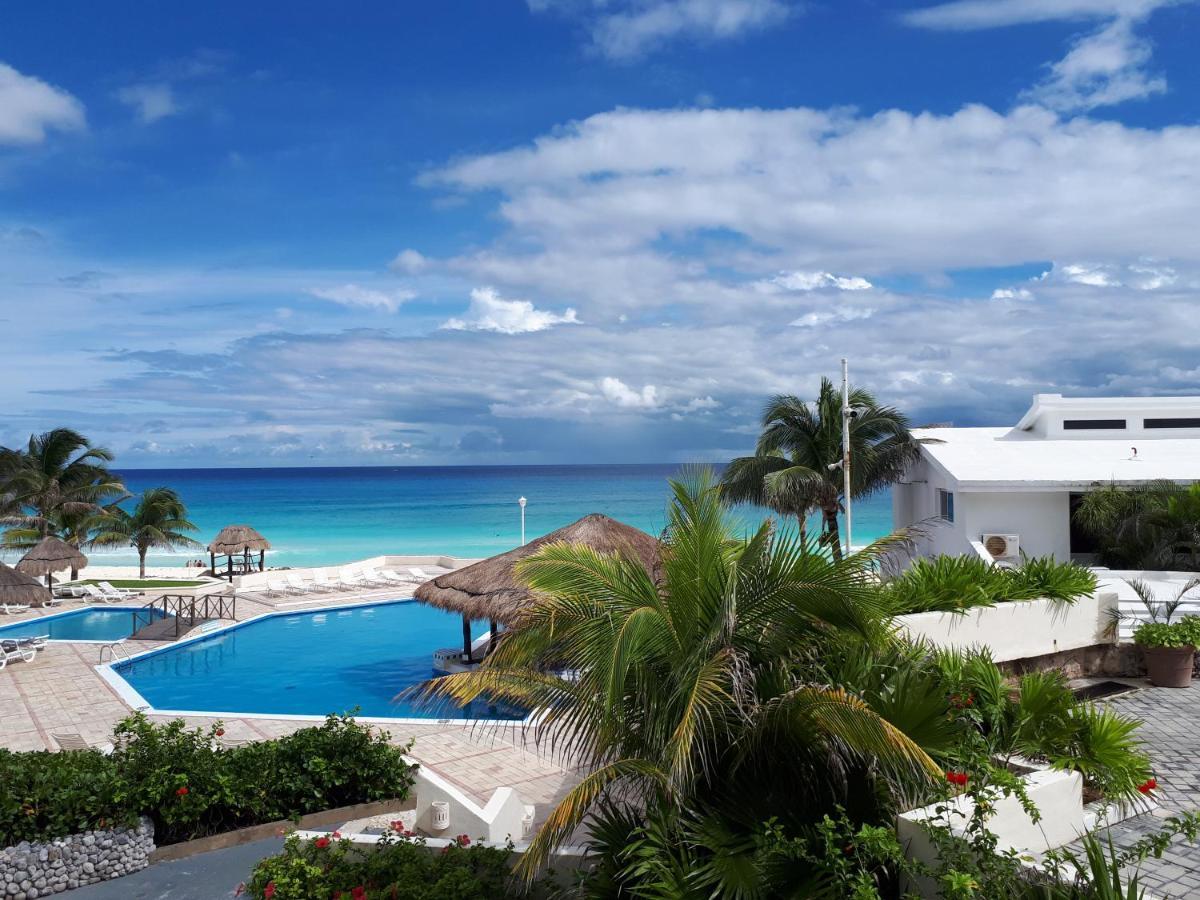 Brisas 10 Beachside Suites Κανκούν Εξωτερικό φωτογραφία