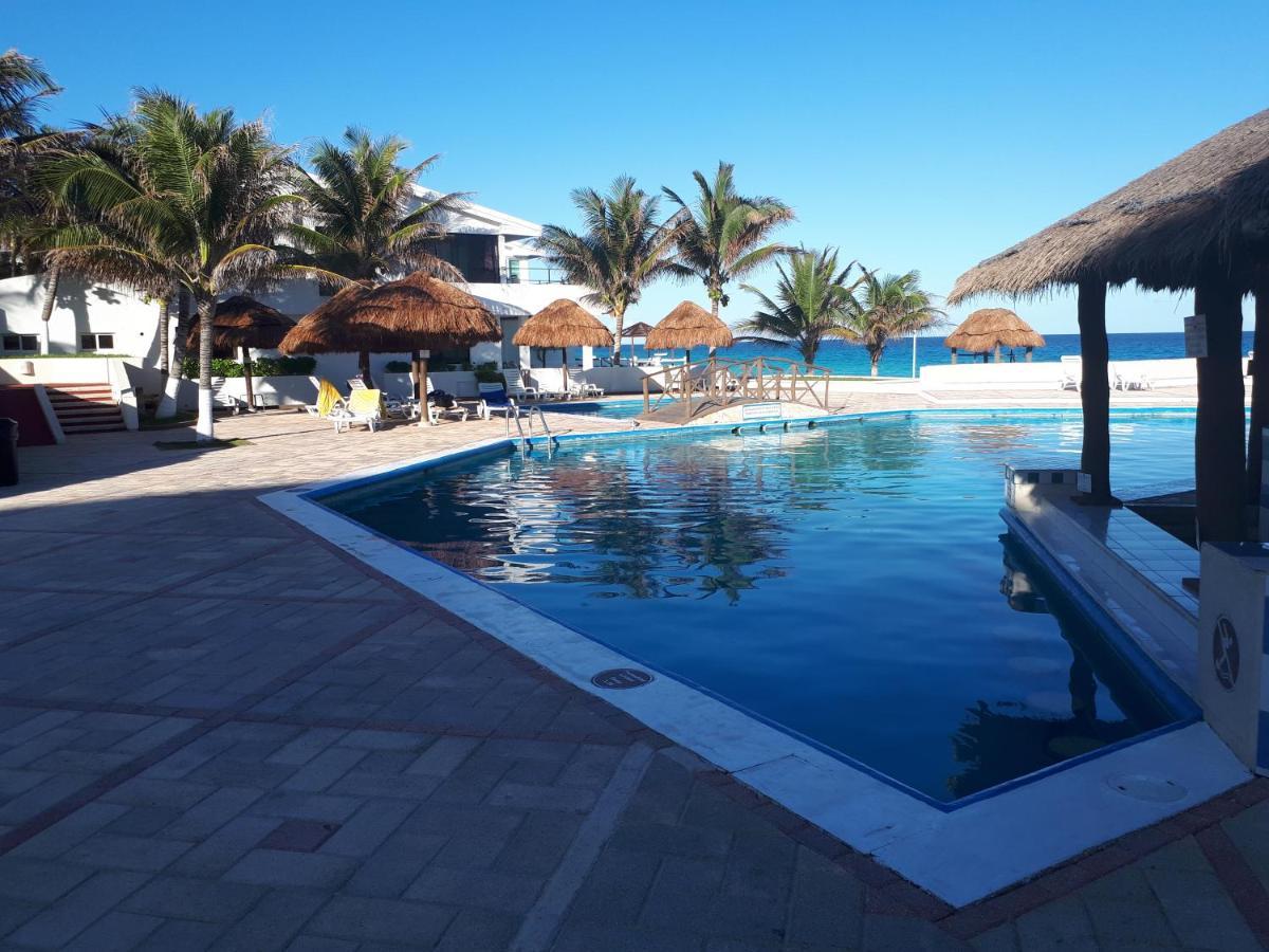 Brisas 10 Beachside Suites Κανκούν Εξωτερικό φωτογραφία