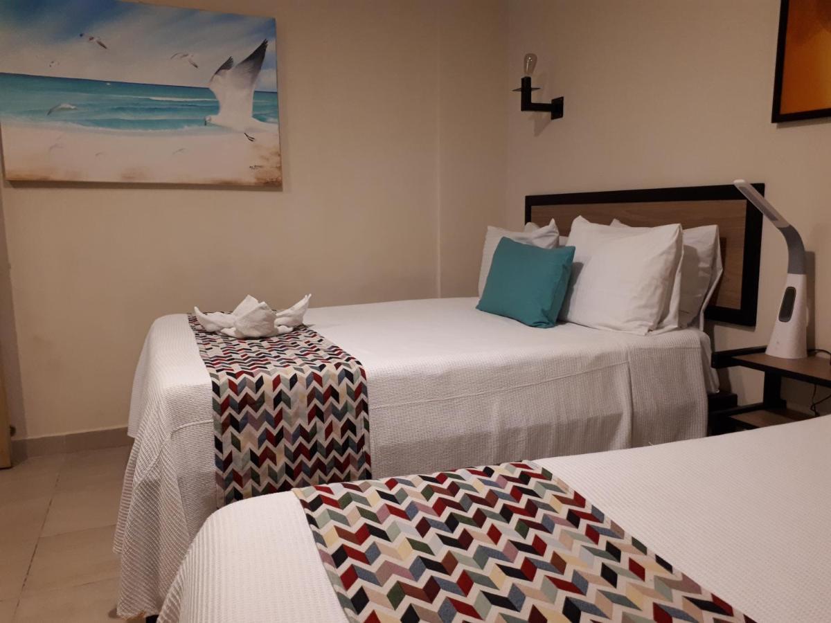 Brisas 10 Beachside Suites Κανκούν Εξωτερικό φωτογραφία